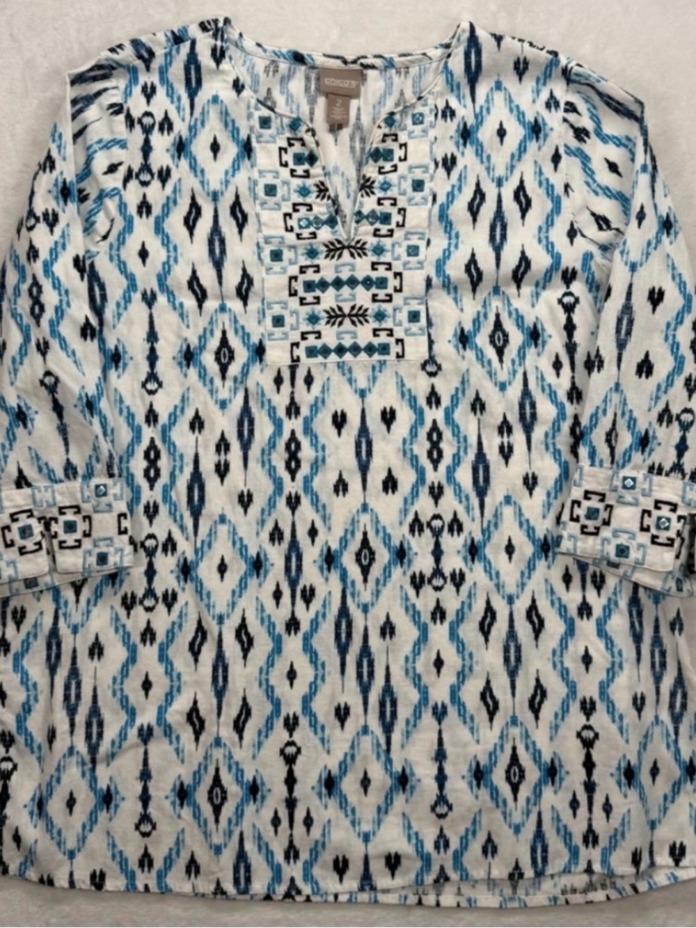 Chico's Blue and White Geometric blouse EUC